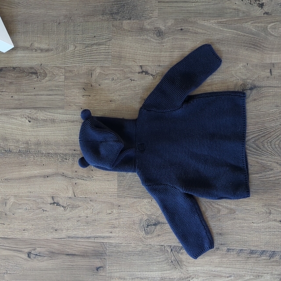 Baby Gap sweater - Picture 2 of 2